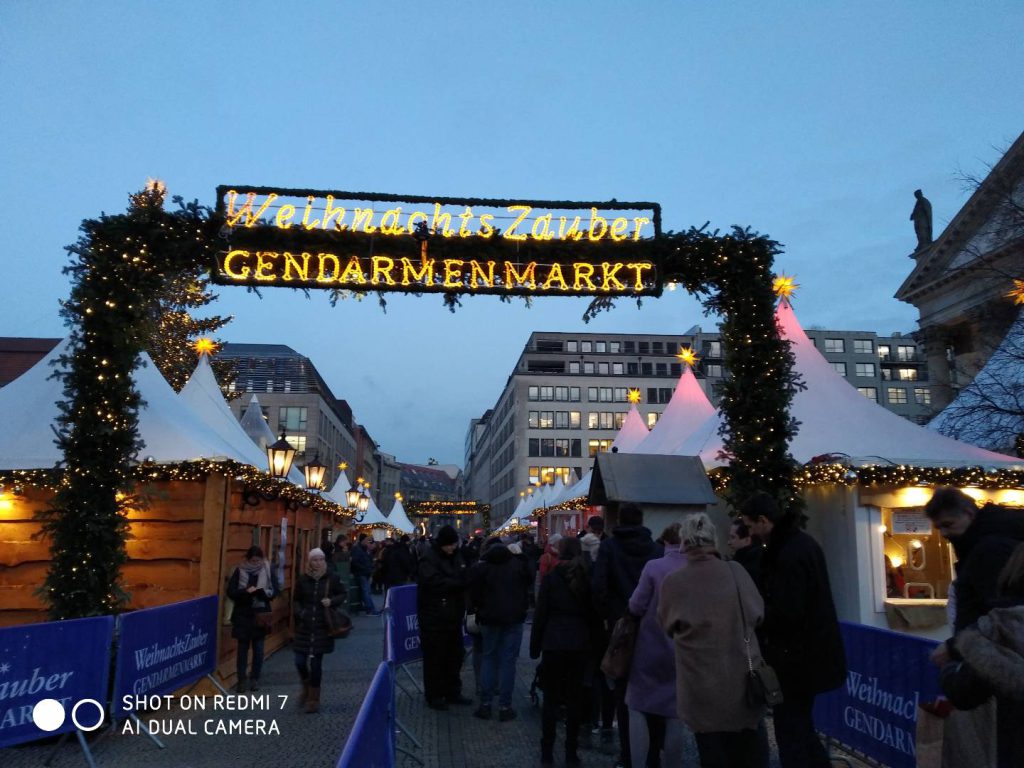 Intrarea la Piata de Craciun din Gendermenmarkt, Berlin