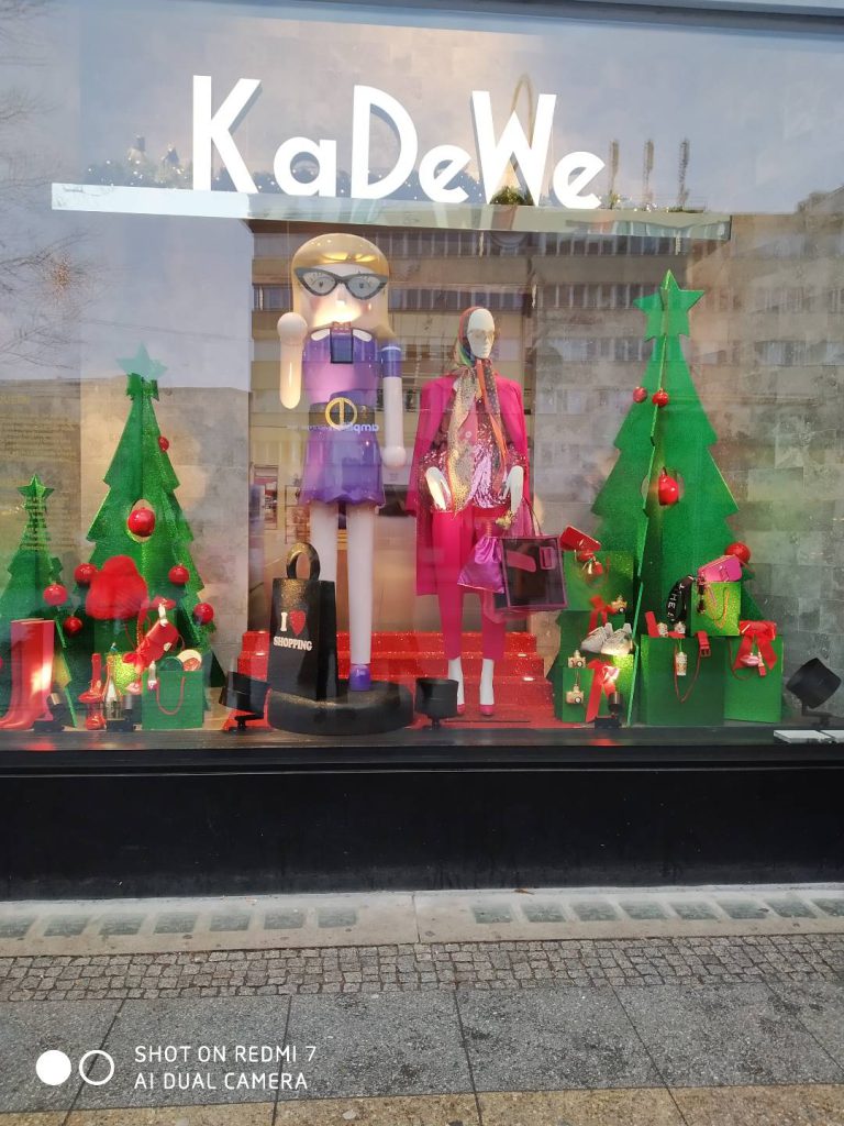 Spectaculoasele vitrine de la magazinul KaDeWe