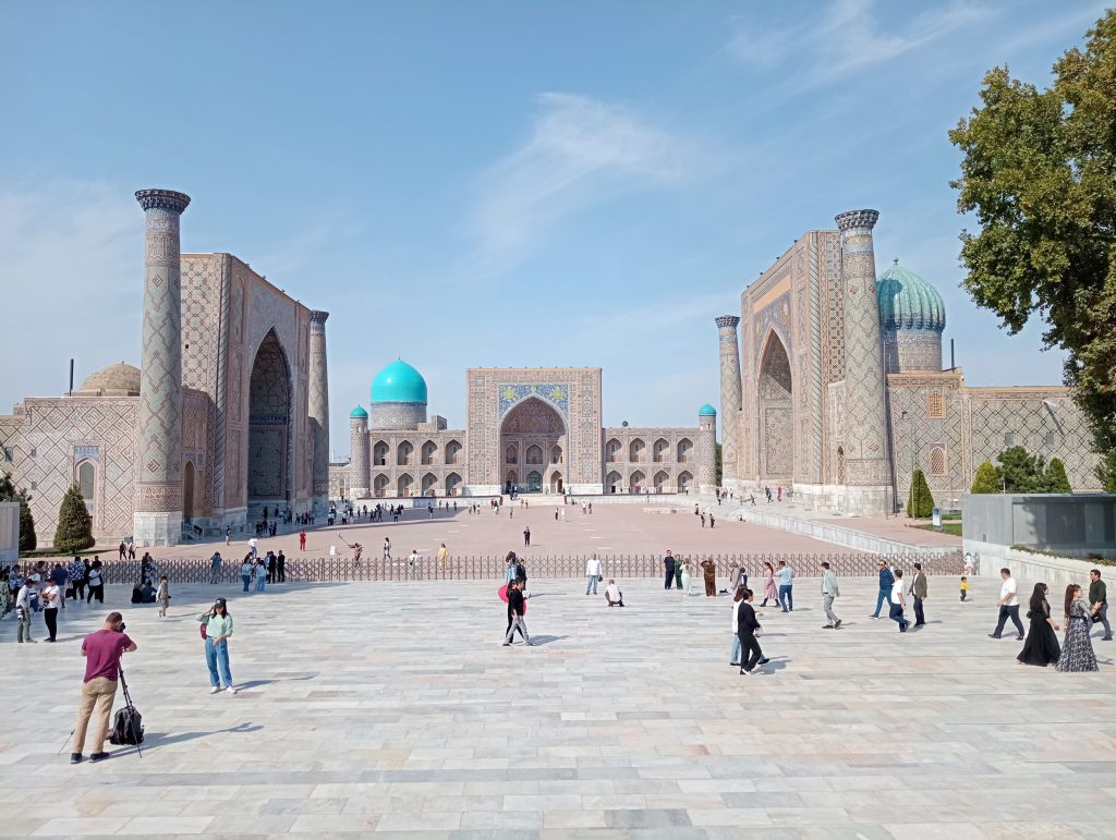 Piata Registan, Samarkand