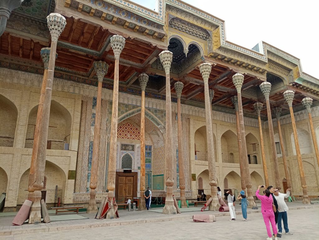 Coloanele Moscheii Bolo-Khauz, Bukhara