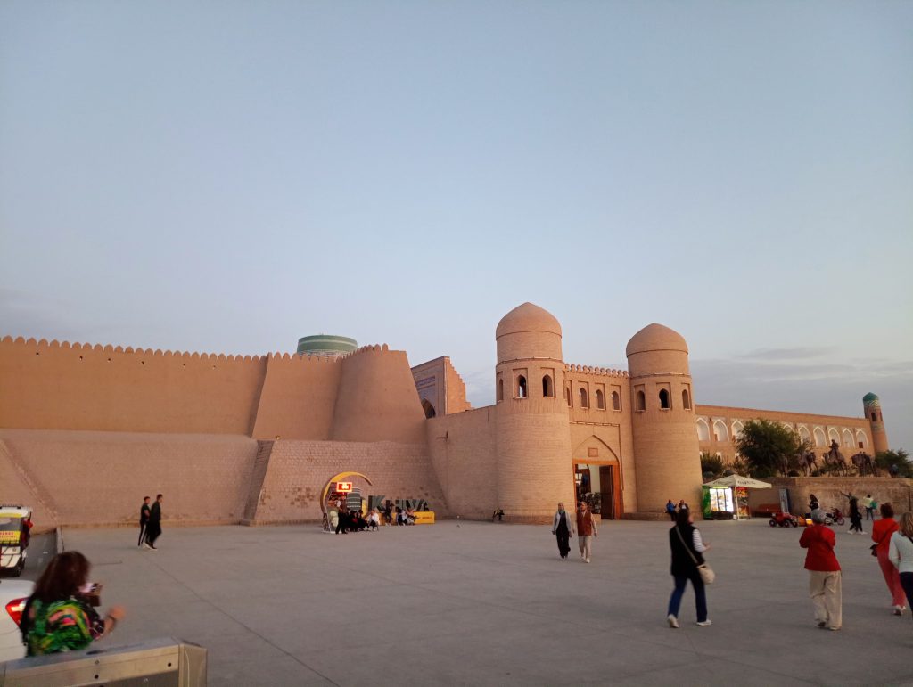 Citadela Ichan-Kala, la lasarea serii, Khiva