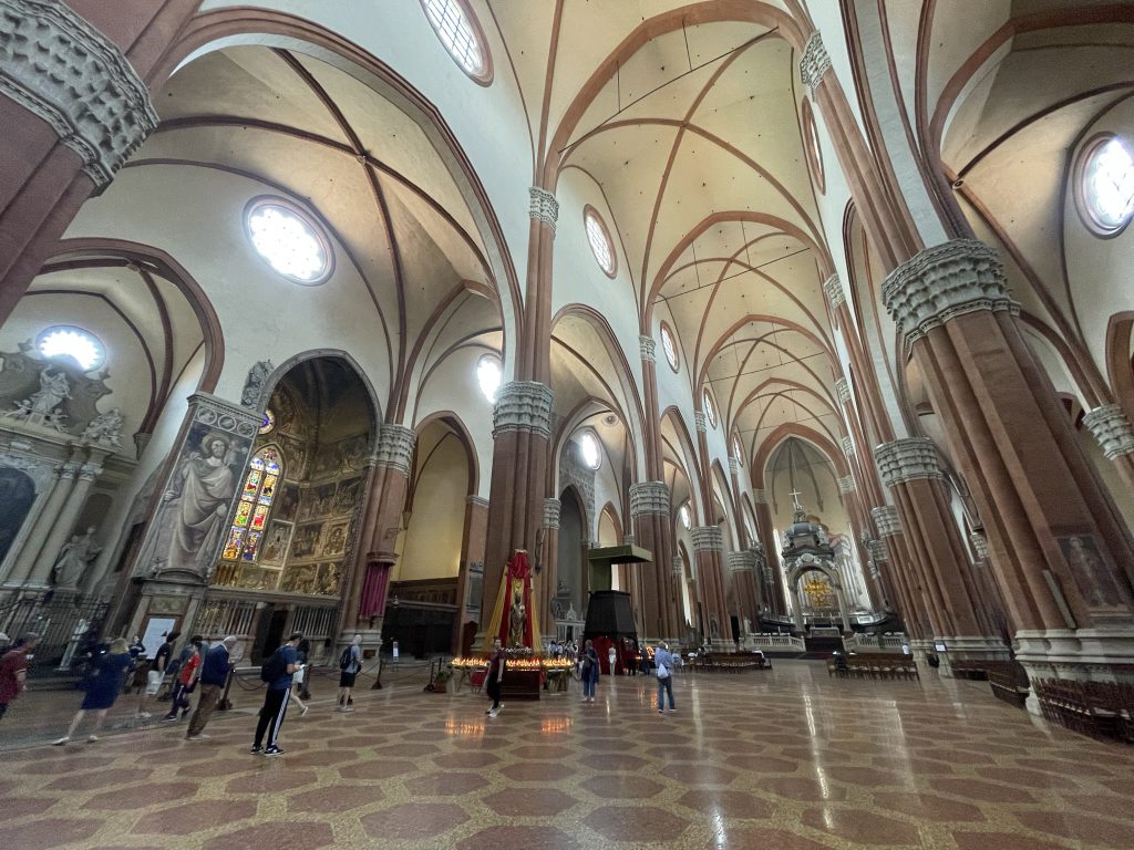 Interiorul Bisericii San Petronio, Bologna