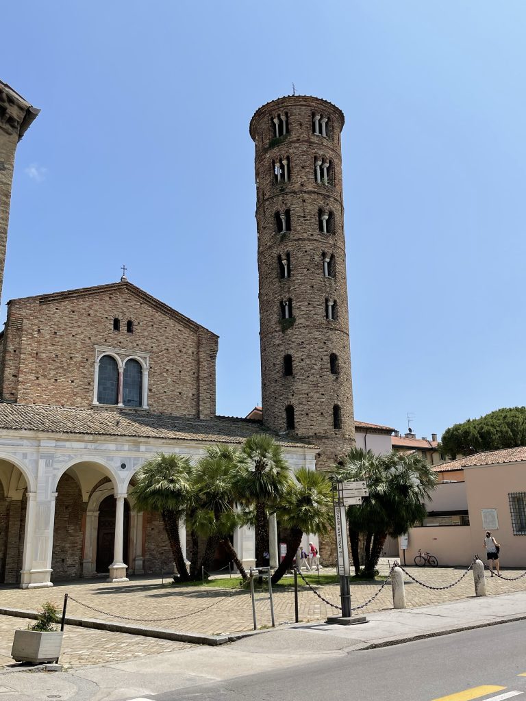 Exteriorul Bazilicii di S. Apollinare Nouvo, Ravenna