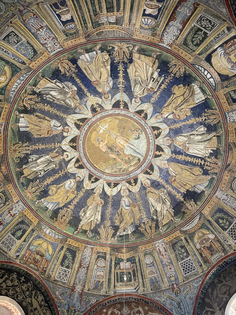 Mozaicul care decoreaza cupola Baptiseriului Neonian, Bologna