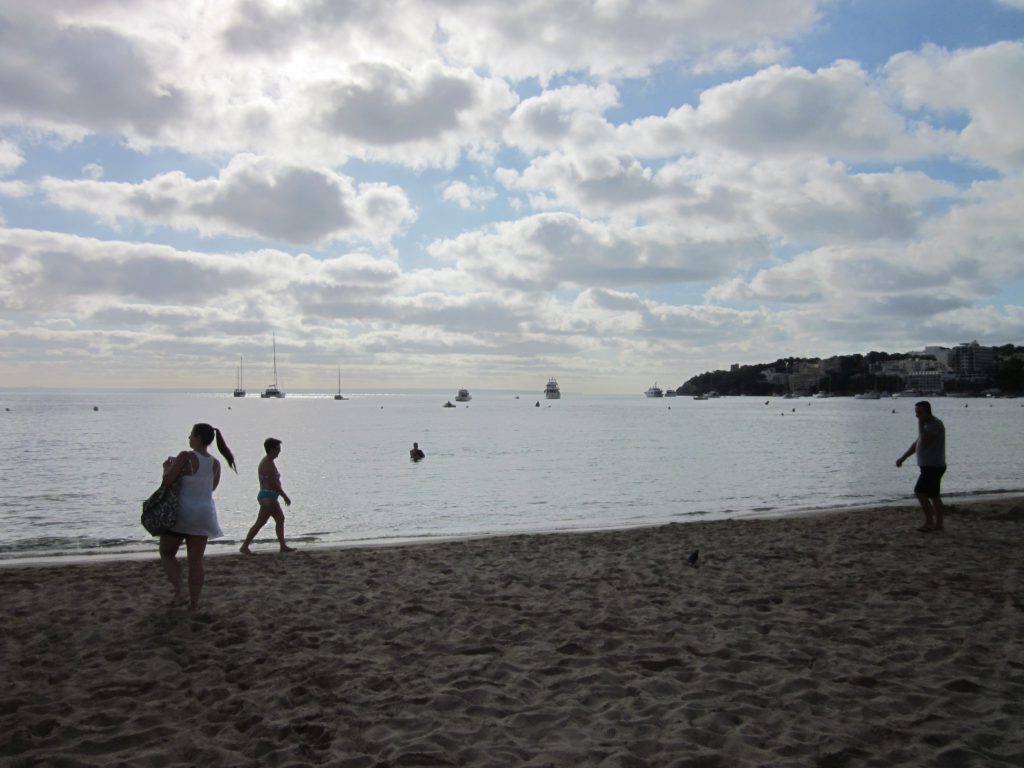 Plaja din Palmanova, intr-o dimineata innorata