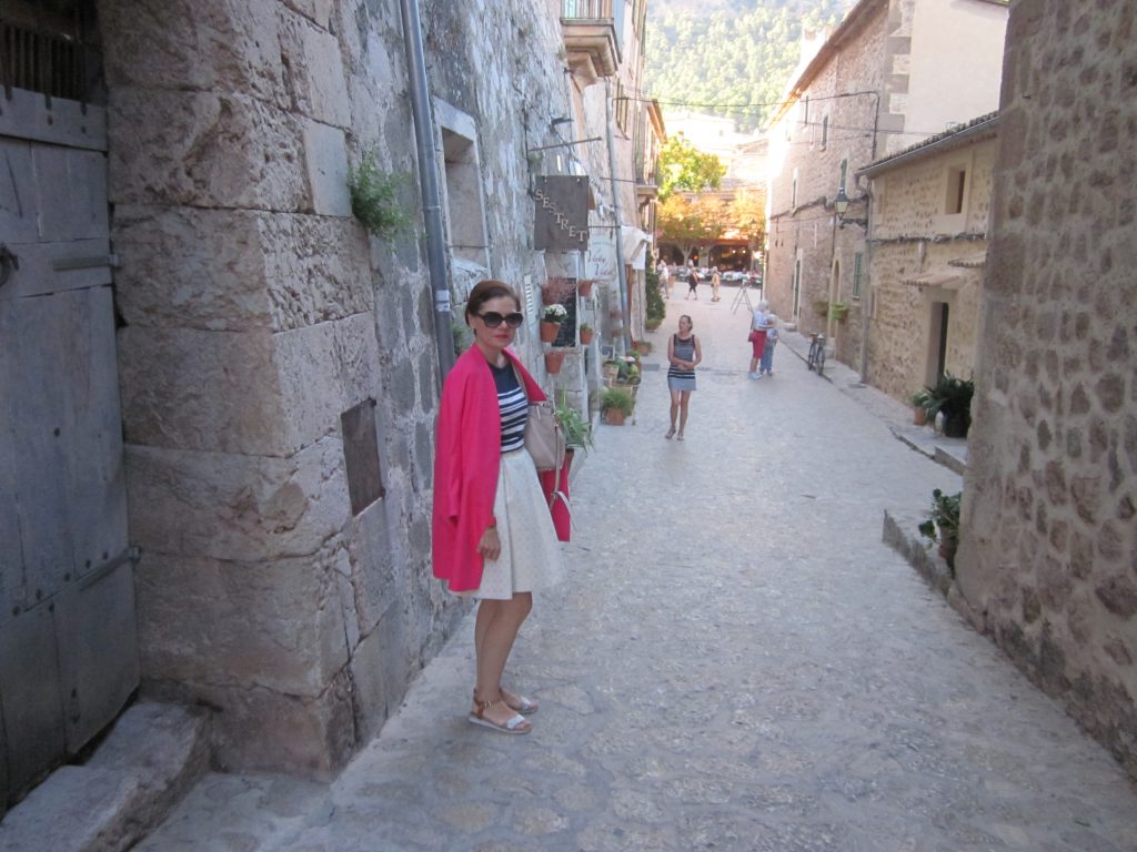 Pe stradutele din Valldemossa