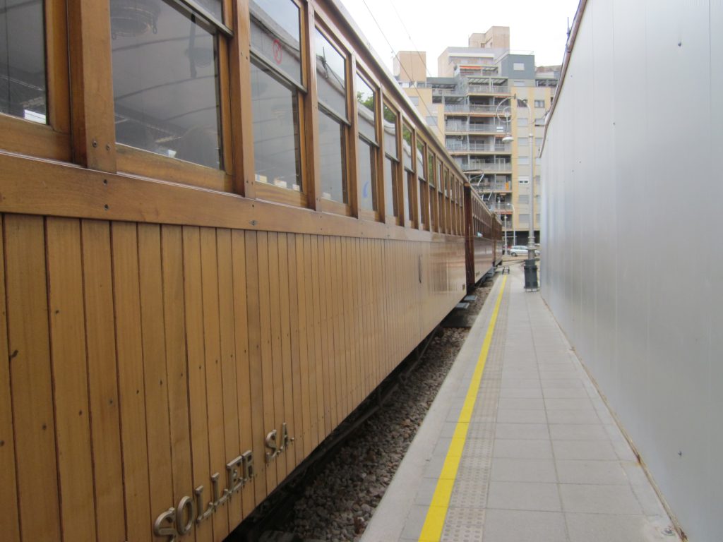 Cu trenuletul de lemn din Palma de Mallorca catre Soller