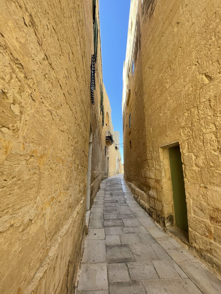 Strada pustie din Mdina