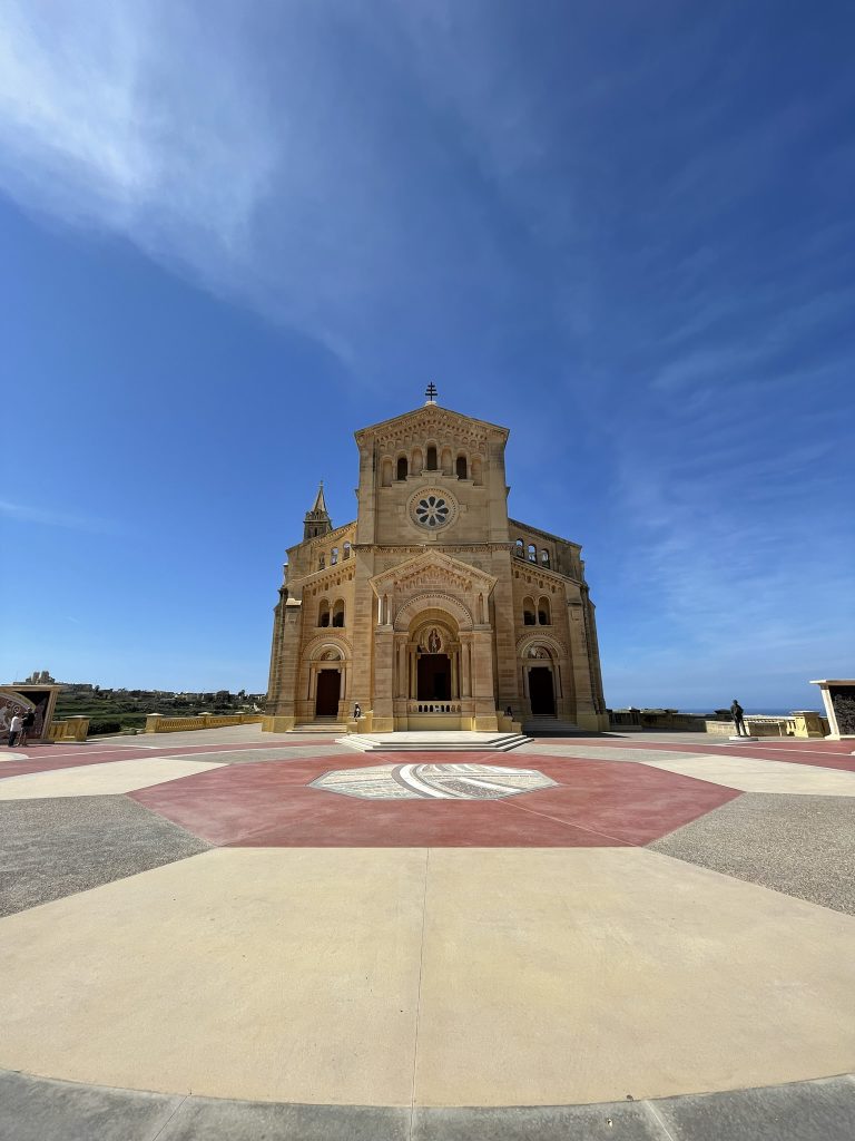 Sanctuarul Ta'Pinu, Insula Gozo