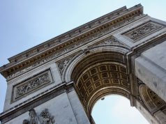 Vacante la Paris – ce sa vizitati, de la splendoarea Luvrului la boema din Montmartre Arcul de Triumf, Paris