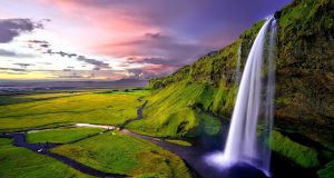 Cascada Seljalandsfoss din Islanda