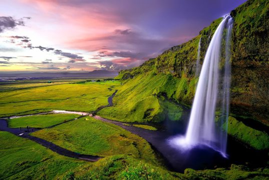 Cascada Seljalandsfoss din Islanda